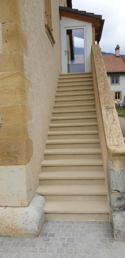 Marin Voeens, St-Blaise, Logement Entier - 2 Chambres מראה חיצוני תמונה