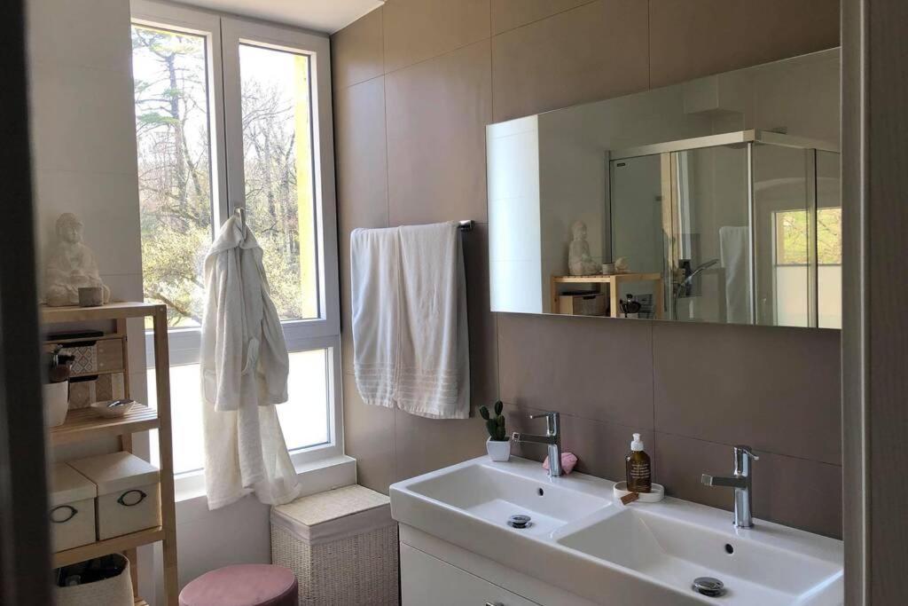 Marin Voeens, St-Blaise, Logement Entier - 2 Chambres מראה חיצוני תמונה