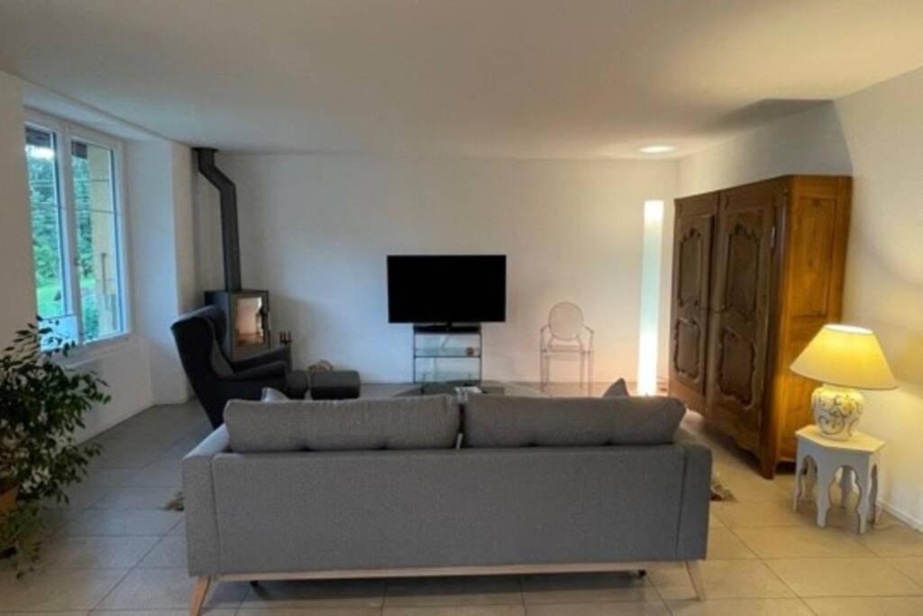 Marin Voeens, St-Blaise, Logement Entier - 2 Chambres מראה חיצוני תמונה