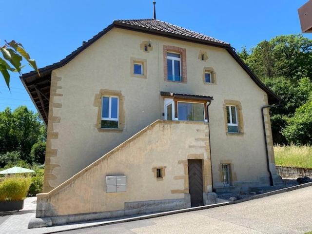 Marin Voeens, St-Blaise, Logement Entier - 2 Chambres מראה חיצוני תמונה